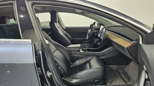 Tesla 3 RWD 2020 11