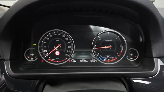 BMW 5 Series (F10) 520d xDrive 2015 8