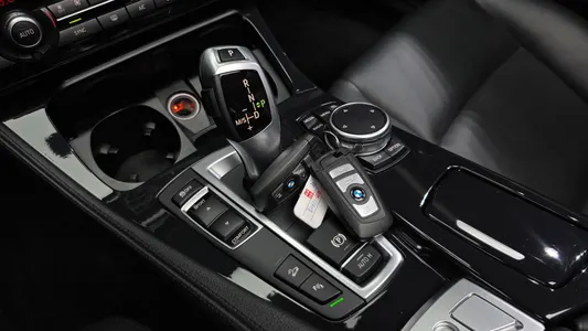 BMW 5 Series (F10) 520d xDrive 2015 9