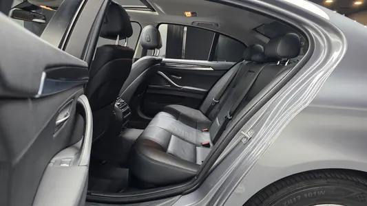 BMW 5 Series (F10) 520d xDrive 2015 12