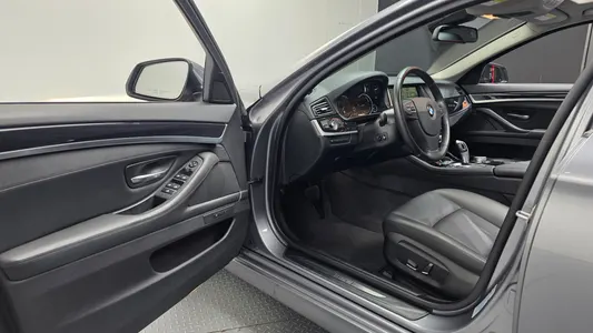 BMW 5 Series (F10) 520d xDrive 2015 10