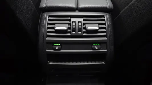 BMW 5 Series (F10) 520d xDrive 2015 18