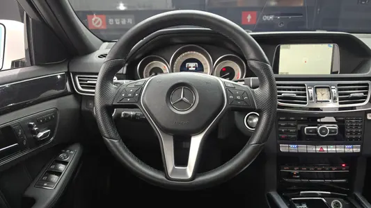 Mercedes-Benz E-Class W212 E350 4MATIC 2014 13