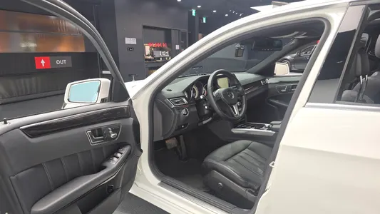 Mercedes-Benz E-Class W212 E350 4MATIC 2014 10