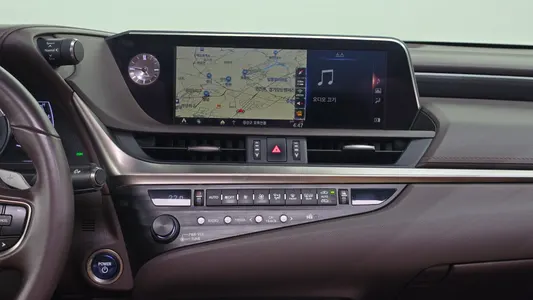 Lexus ES300h 7 2018 15