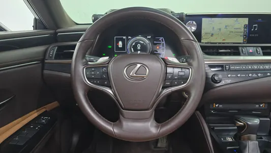 Lexus ES300h 7 2018 16