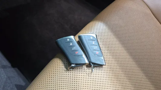 Lexus ES300h 7 2018 18