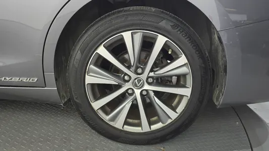 Lexus ES300h 7 2018 21