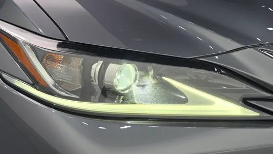 Lexus ES300h 7 2018 22