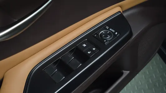 Lexus ES300h 7 2018 28