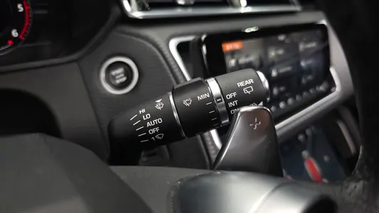 Land Rover 레인지로버 벨라 2.0 D240 R- SE 2019 36