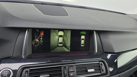 BMW 5 Series (F10) 520d M 2015 13