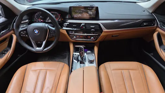 BMW 5 Series (G30) 520i 2020 7