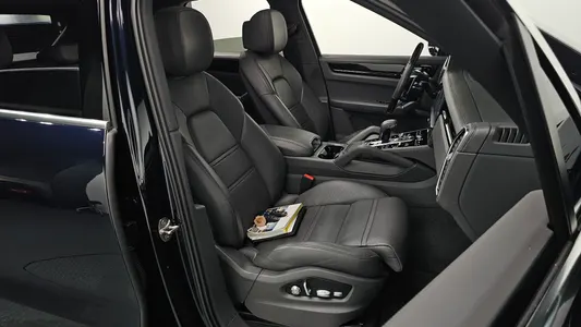 Porsche (PO536) 3.0 E- 2020 26