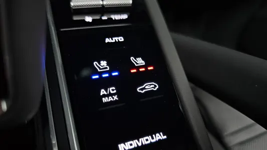 Porsche (PO536) 3.0 E- 2020 28