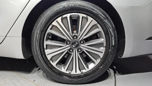 Kia K7 2018 21