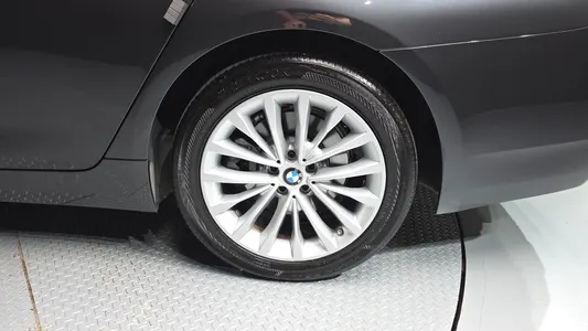 BMW 5 Series (G30) 530e 2020 21