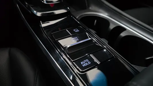 Hyundai (DN8) 2.0 LPG() 2020 18