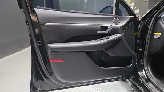 Hyundai (DN8) 2.0 LPG() 2020 24