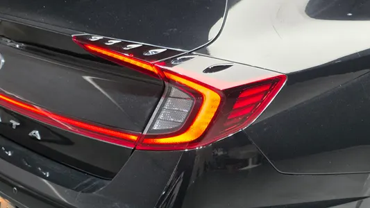 Hyundai (DN8) 2.0 LPG() 2020 23