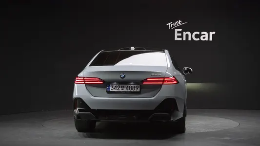BMW 5 Series (G60) 530e M 2024 4