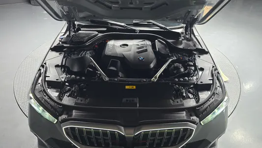 BMW 5 Series (G60) 530e M 2024 6