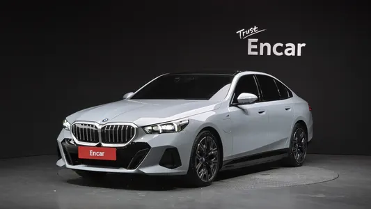 BMW 5 Series (G60) 530e M 2024