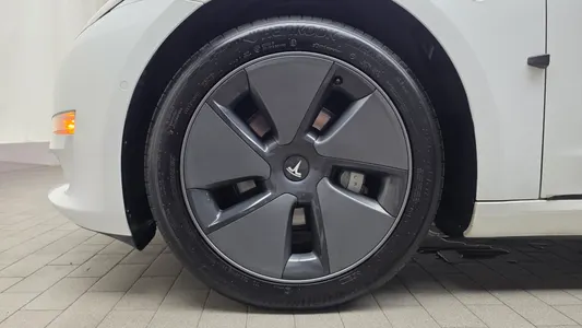 Tesla 3 AWD 2021 5