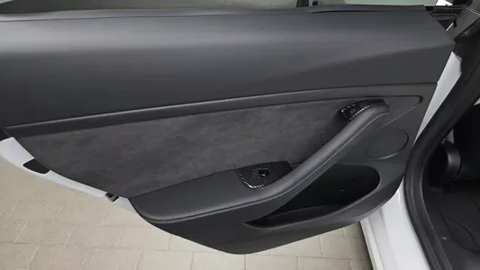 Tesla 3 AWD 2021 26