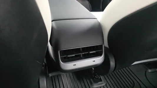 Tesla 3 AWD 2021 29