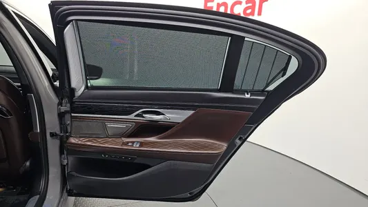 BMW 7 Series (G11) 740Li xDrive M 2021 25