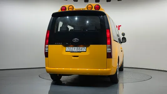 Hyundai Staria L3.5 2022 4