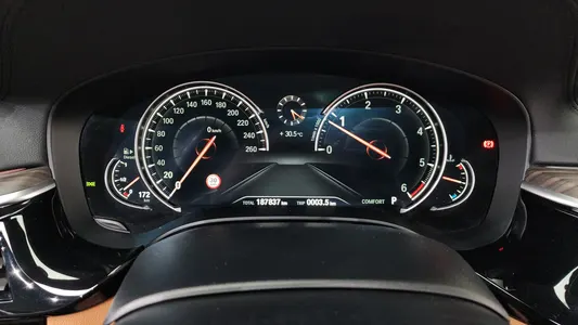 BMW 5 Series (G30) 520d M 2017 8
