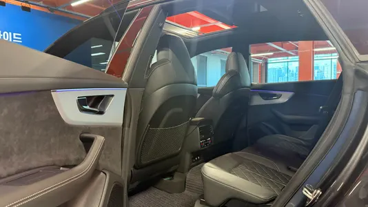 Audi Q8 (4M) 55 TFSI 2025 9