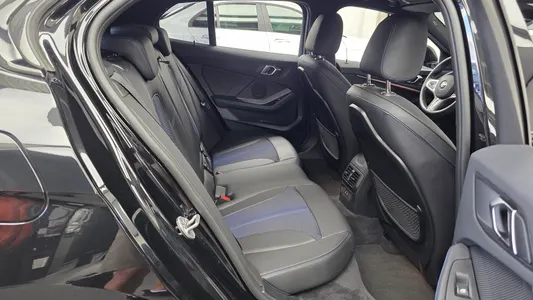 BMW 1 Series (F40) 120i M 2023 12
