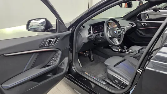 BMW 1 Series (F40) 120i M 2023 10