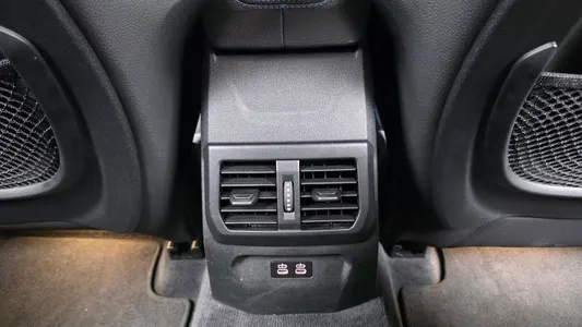 BMW 1 Series (F40) 120i M 2023 18