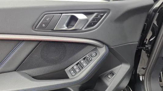BMW 1 Series (F40) 120i M 2023 29