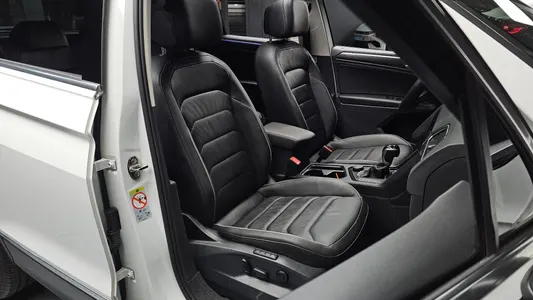 Volkswagen 2 2.0 TDI 4 2023 9