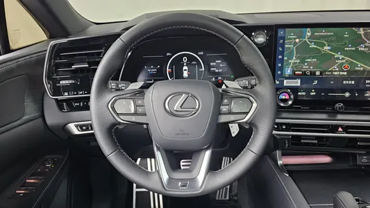 Lexus RX500h 5 F-Sport 2026 13