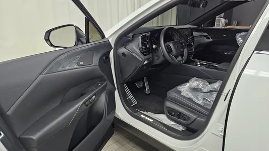 Lexus RX500h 5 F-Sport 2026 10