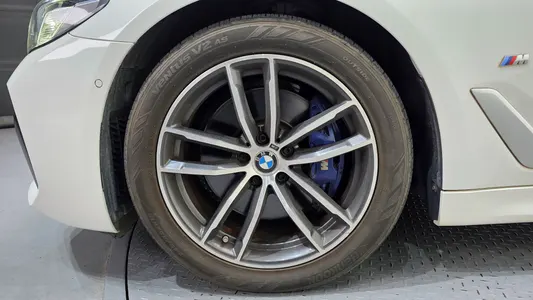 BMW 5 Series (G30) 520i M 2022 5