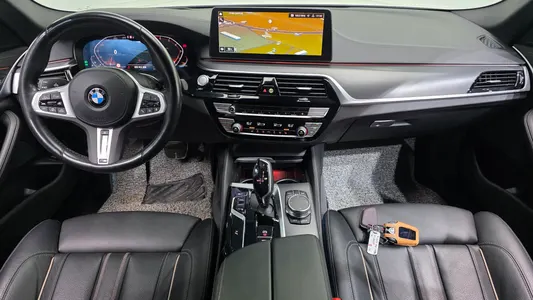 BMW 5 Series (G30) 520i M 2022 7