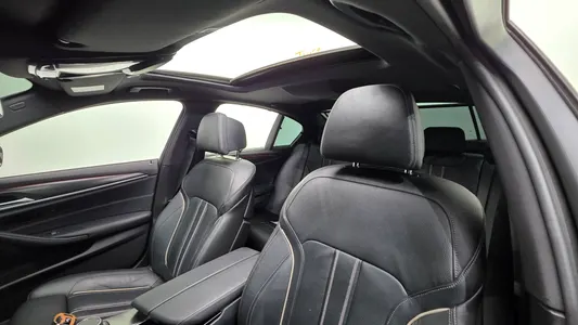 BMW 5 Series (G30) 520i M 2022 12