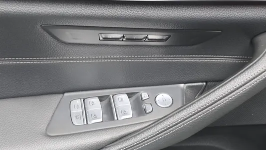 BMW 5 Series (G30) 520i M 2022 14