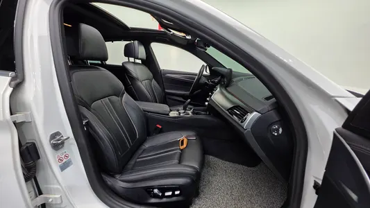 BMW 5 Series (G30) 520i M 2022 10