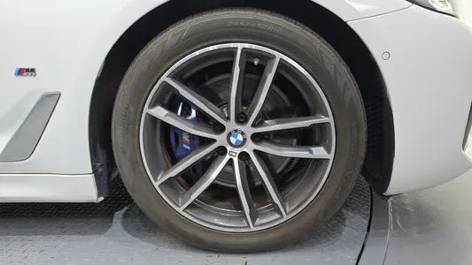 BMW 5 Series (G30) 520i M 2022 21