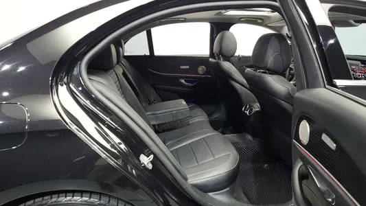 Mercedes-Benz E-Class W213 E200 2017 11