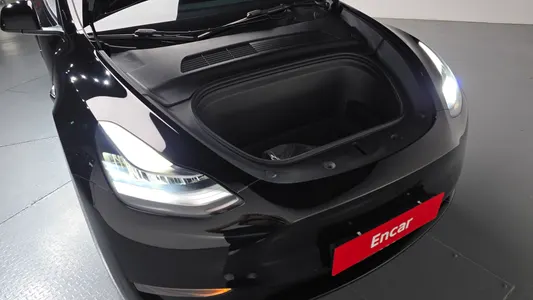 Tesla Y AWD 2021 6