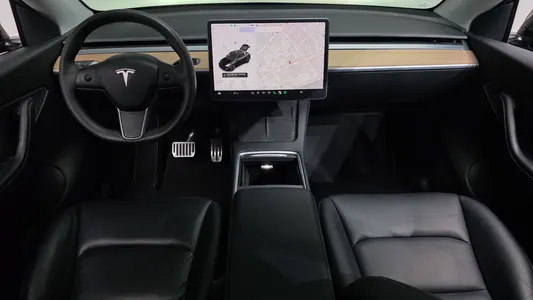 Tesla Y AWD 2021 8
